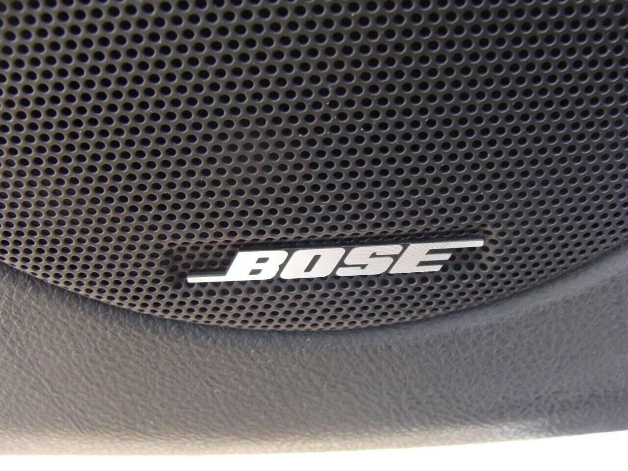Used 2004 Chevrolet SSR w/ Preferred Equipment Group RWD image 16