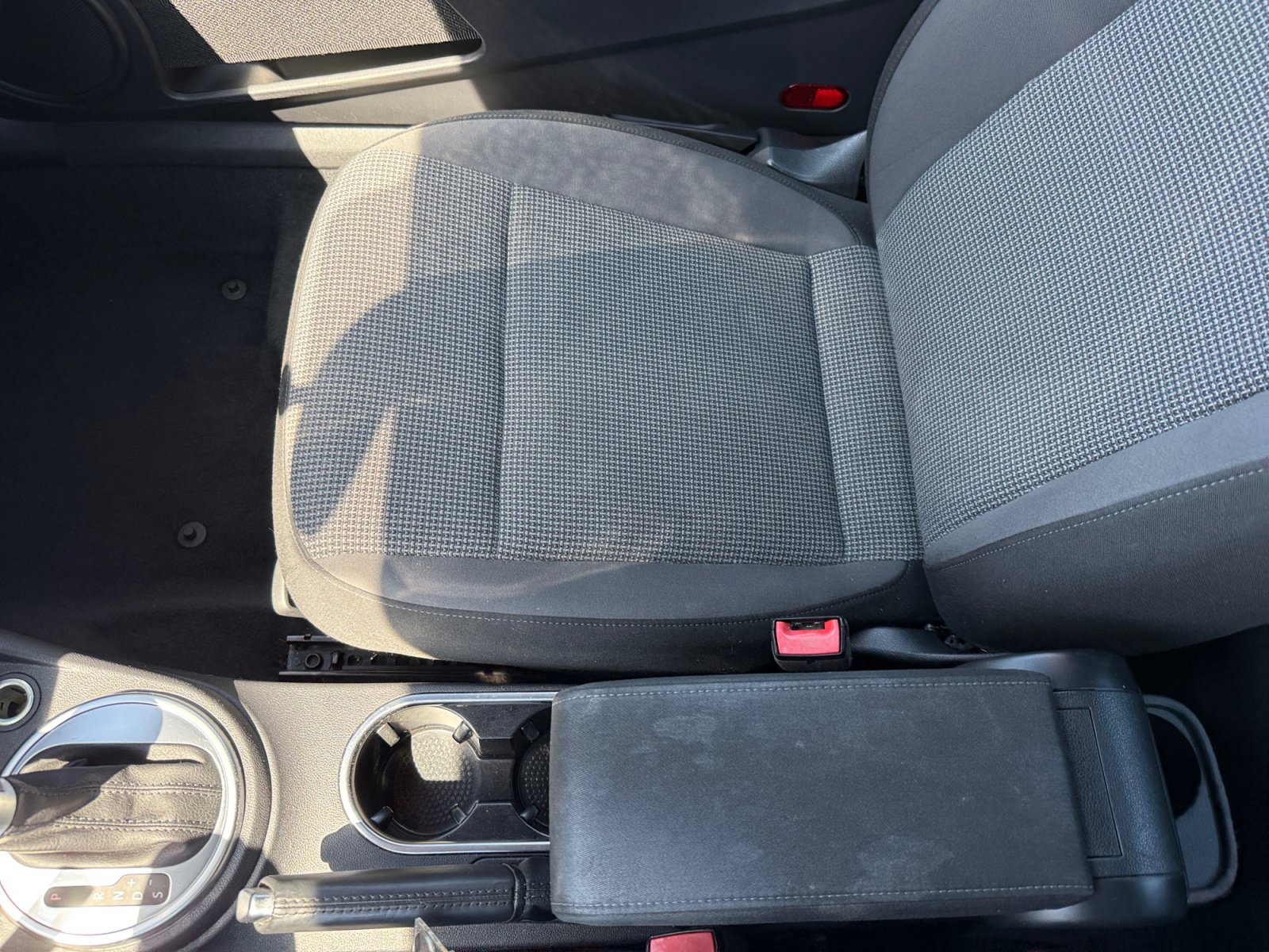 Used 2018 Volkswagen Beetle 2.0T Coast FWD image 14