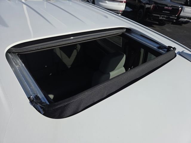 New 2026 GMC Sierra 1500 SLT w/ SLT Premium Package image 3