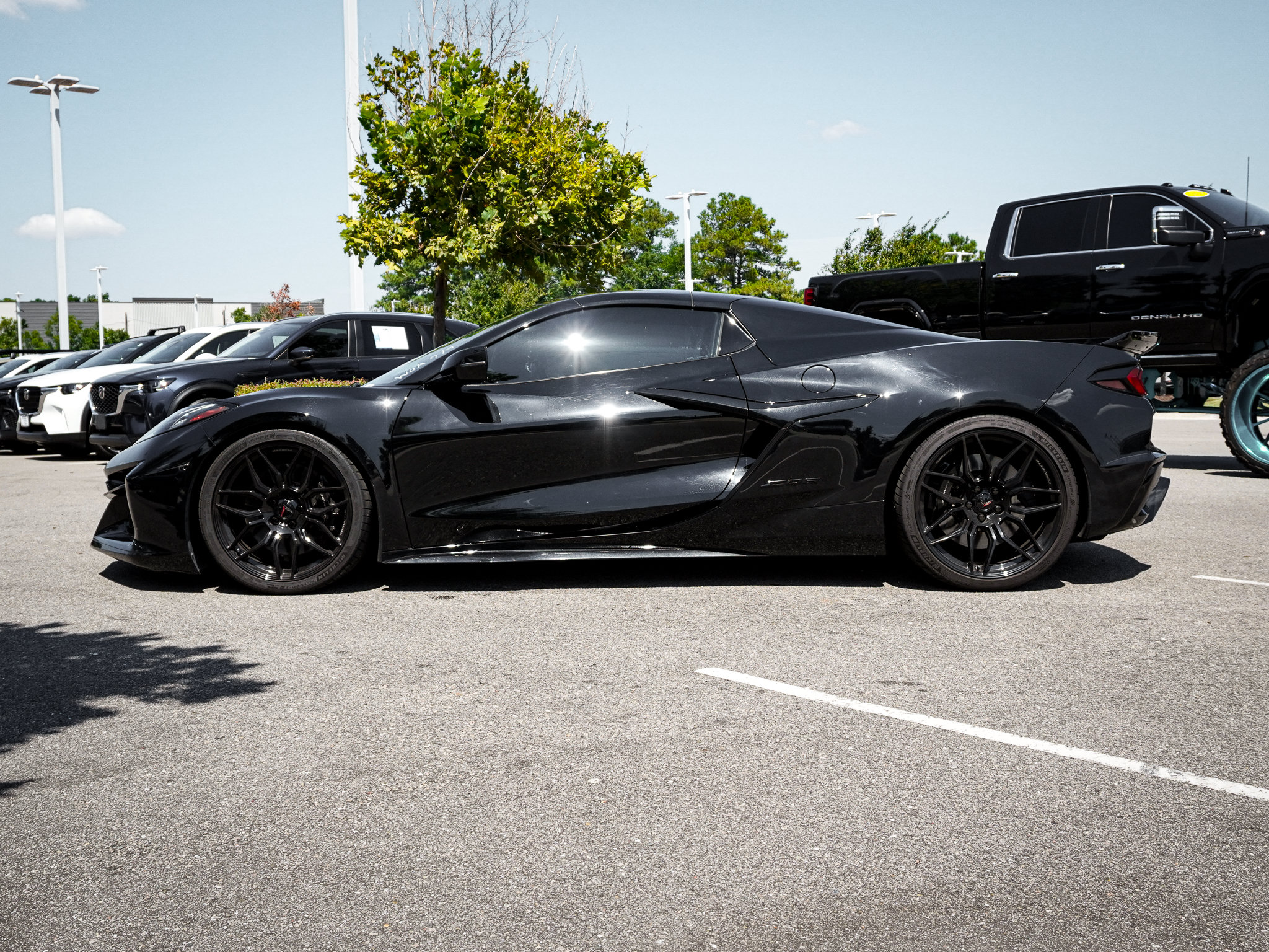 Used 2024 Chevrolet Corvette Z06 RWD image 7