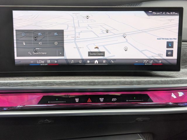 Used 2025 BMW i7 eDrive50 w/ Premium Package image 13