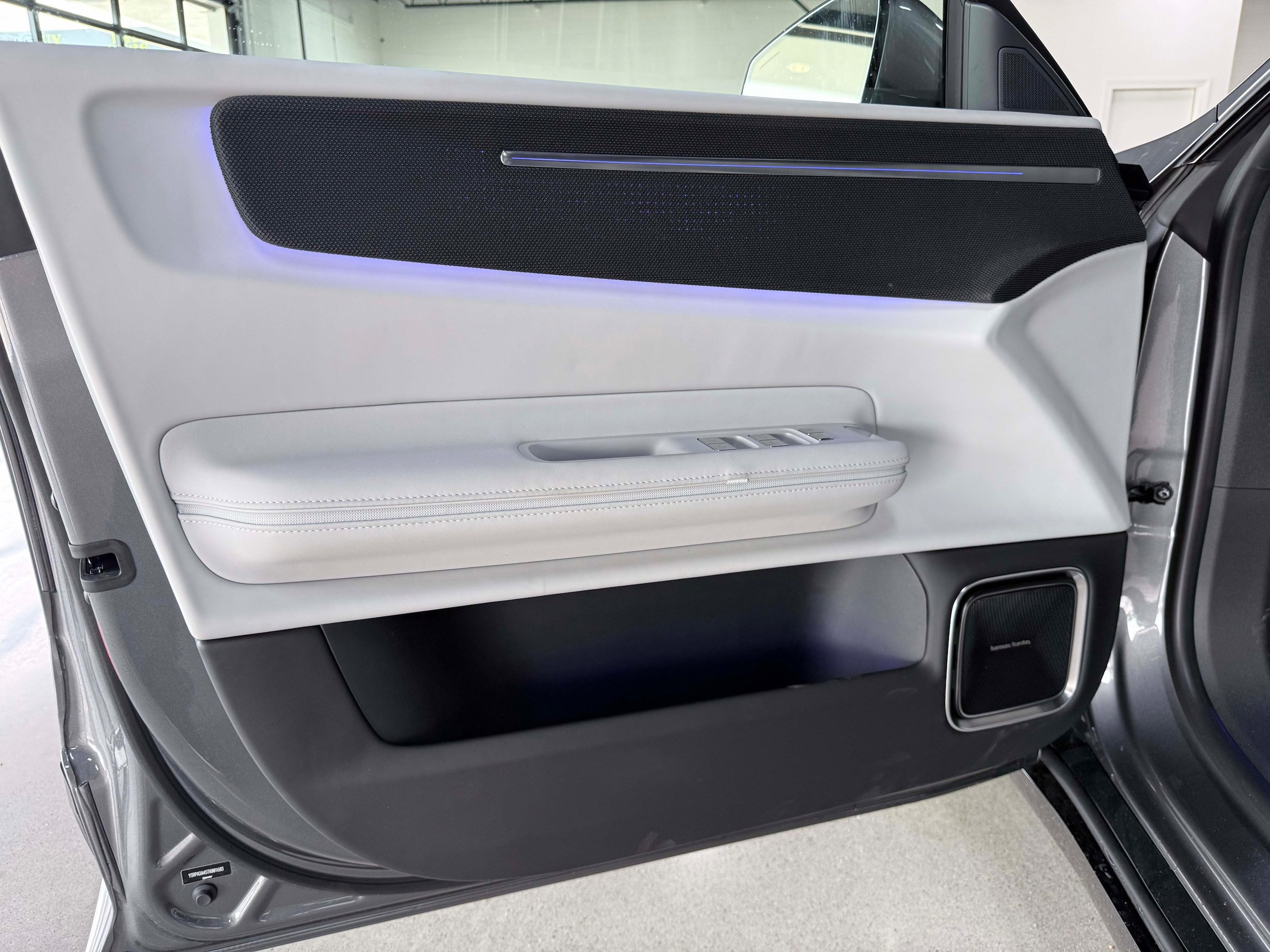 New 2026 Polestar Polestar 4 w/ Performance Pack AWD/4WD image 11