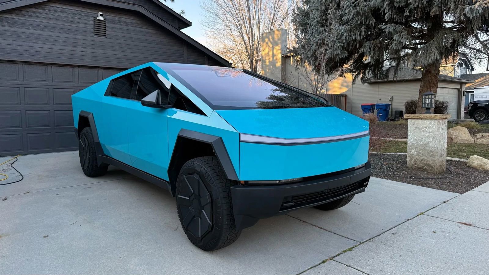 Used 2025 Tesla Cybertruck Cyberbeast image 3