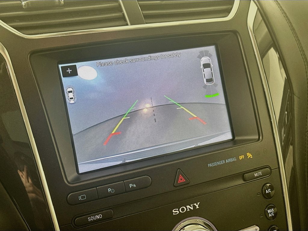 Used 2019 Ford Explorer Platinum AWD/4WD image 18