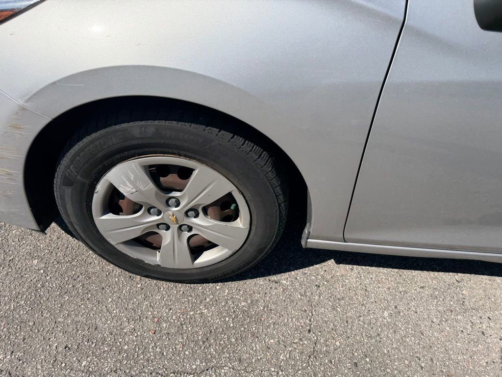 Used 2018 Chevrolet Cruze LS image 9