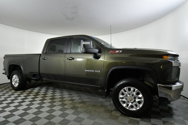 Used 2023 Chevrolet Silverado 3500 LT w/ Convenience Package image 9