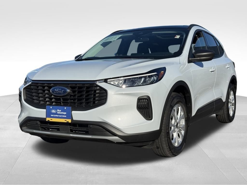 Certified 2025 Ford Escape Active w/ Cold Weather Package image 2