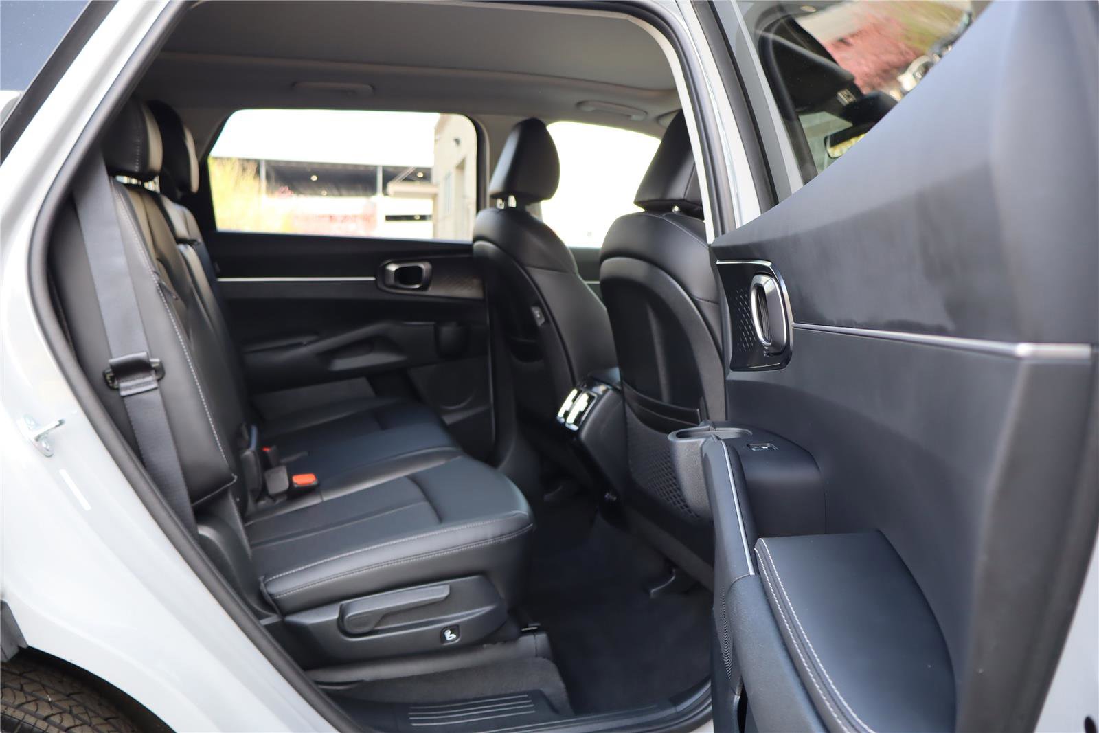 Certified 2026 Kia Sorento S w/ S Panoramic Sunroof Package image 27