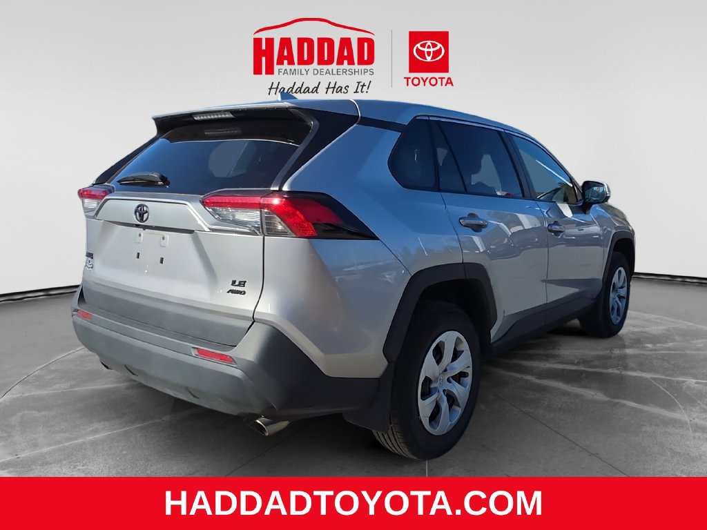 Used 2024 Toyota RAV4 LE AWD/4WD image 6
