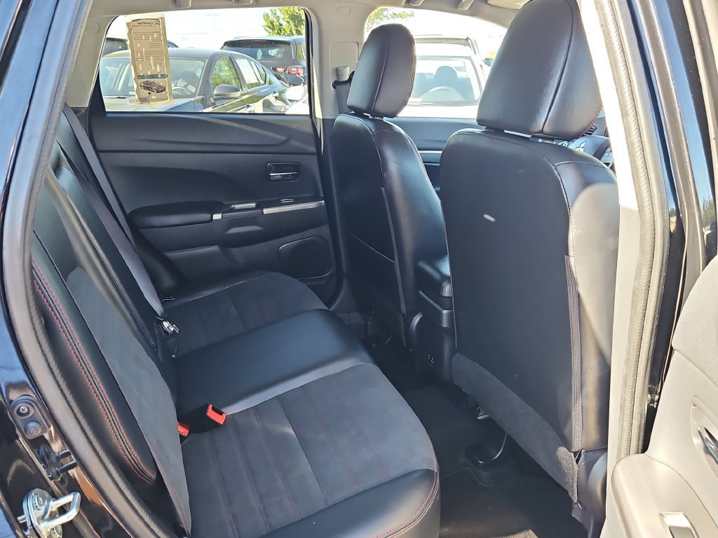 Used 2025 Mitsubishi Outlander Sport SE AWD/4WD image 27