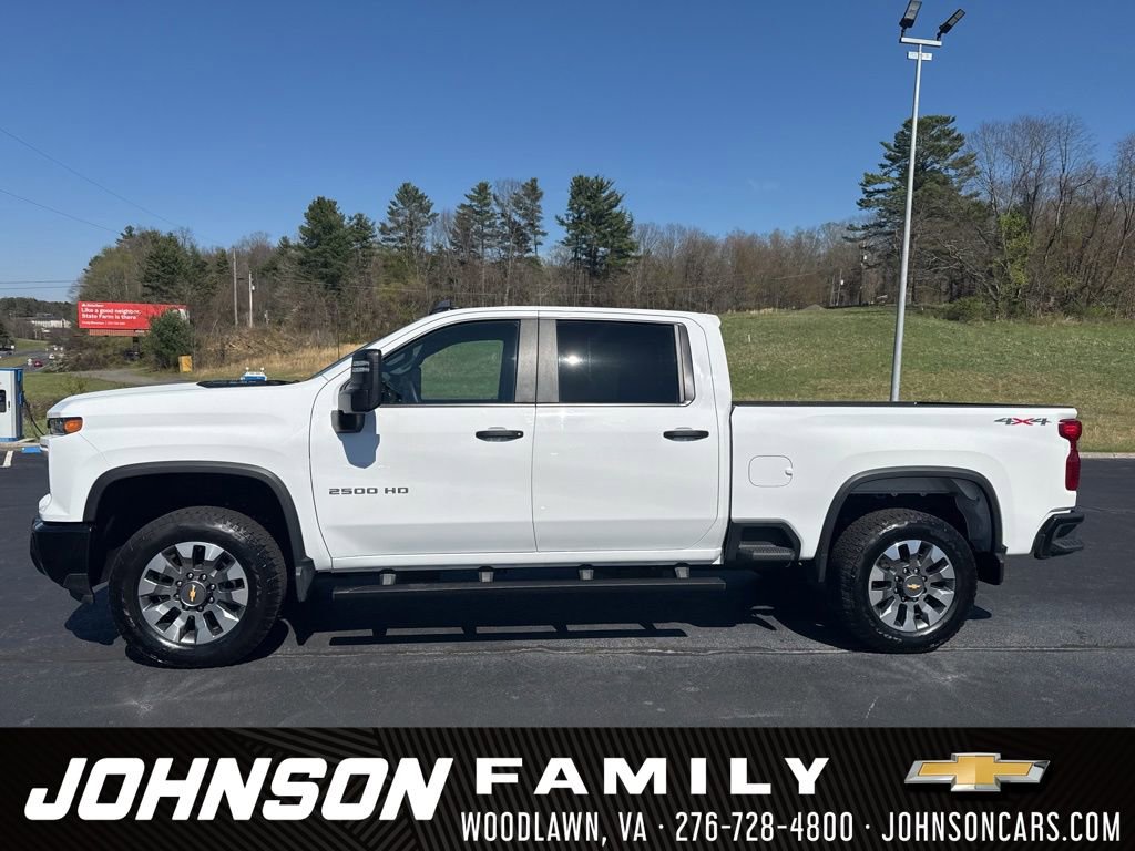 Used 2025 Chevrolet Silverado 2500 Custom w/ Custom Value Package image 4