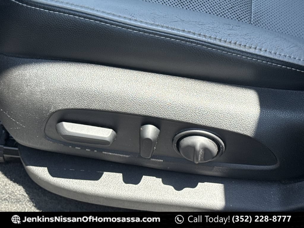 Used 2018 Chevrolet Equinox Premier FWD image 33