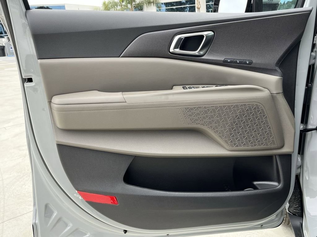 New 2026 Kia Carnival EX FWD image 22