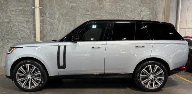 Used 2023 Land Rover Range Rover SE AWD/4WD image 1