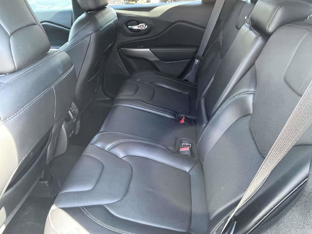 Used 2021 Jeep Cherokee Latitude Lux AWD/4WD image 22