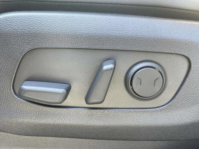 Certified 2024 Kia Carnival LX FWD image 24