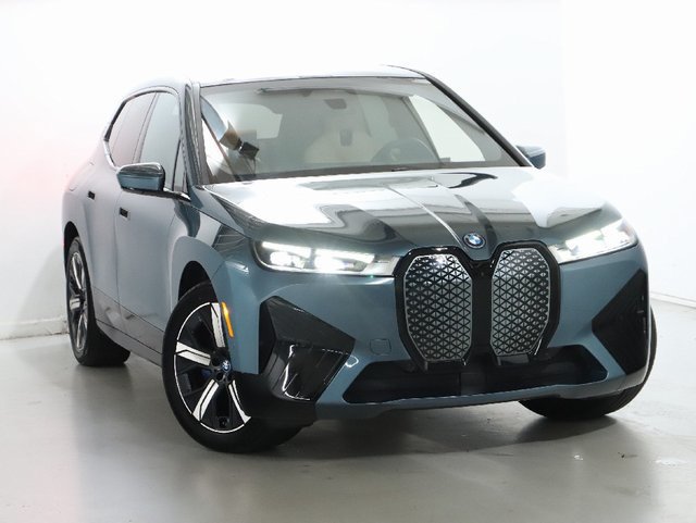 Used 2024 BMW iX xDrive50 w/ Premium Package AWD/4WD image 2
