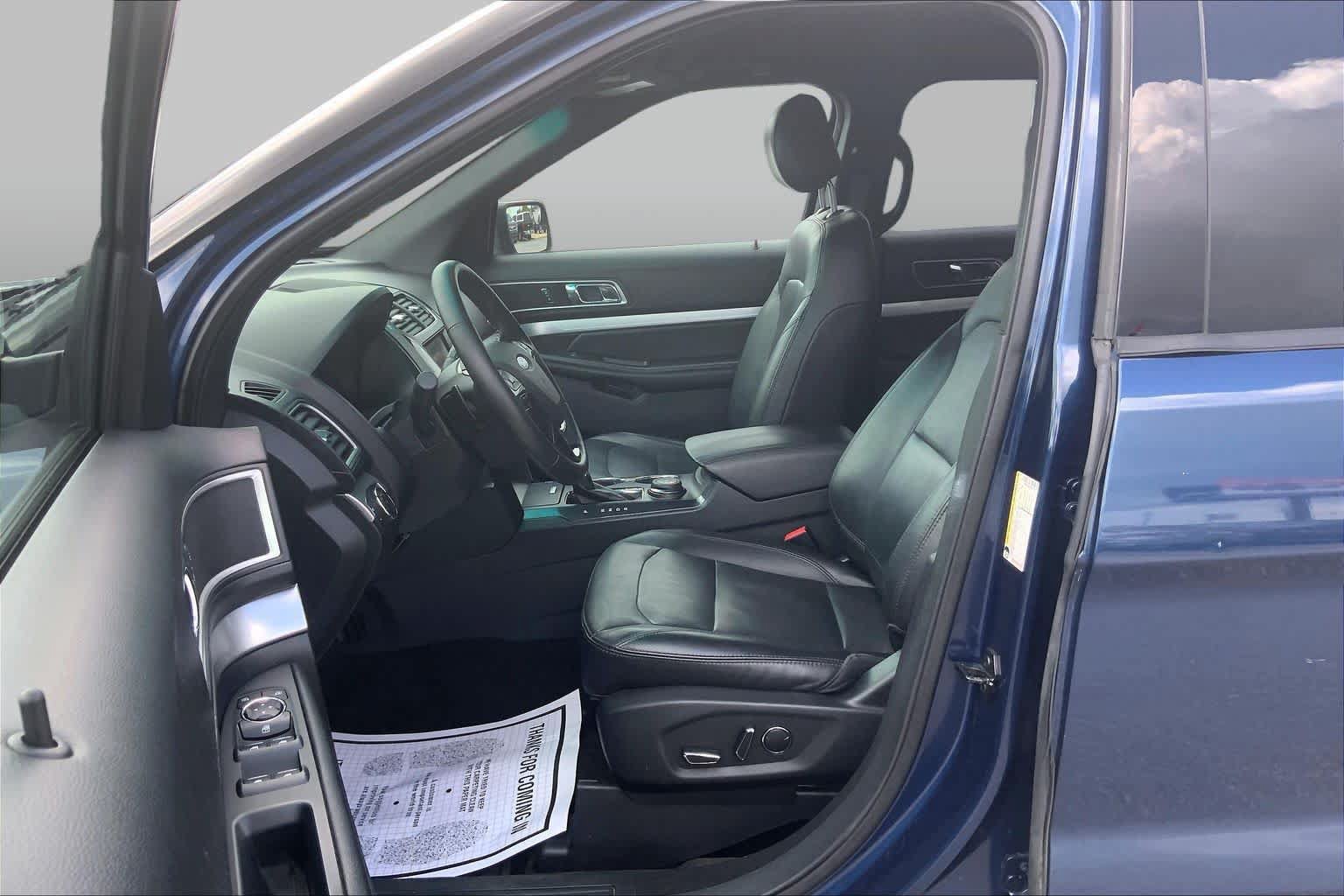 Used 2016 Ford Explorer XLT w/ Equipment Group 202A AWD/4WD image 8