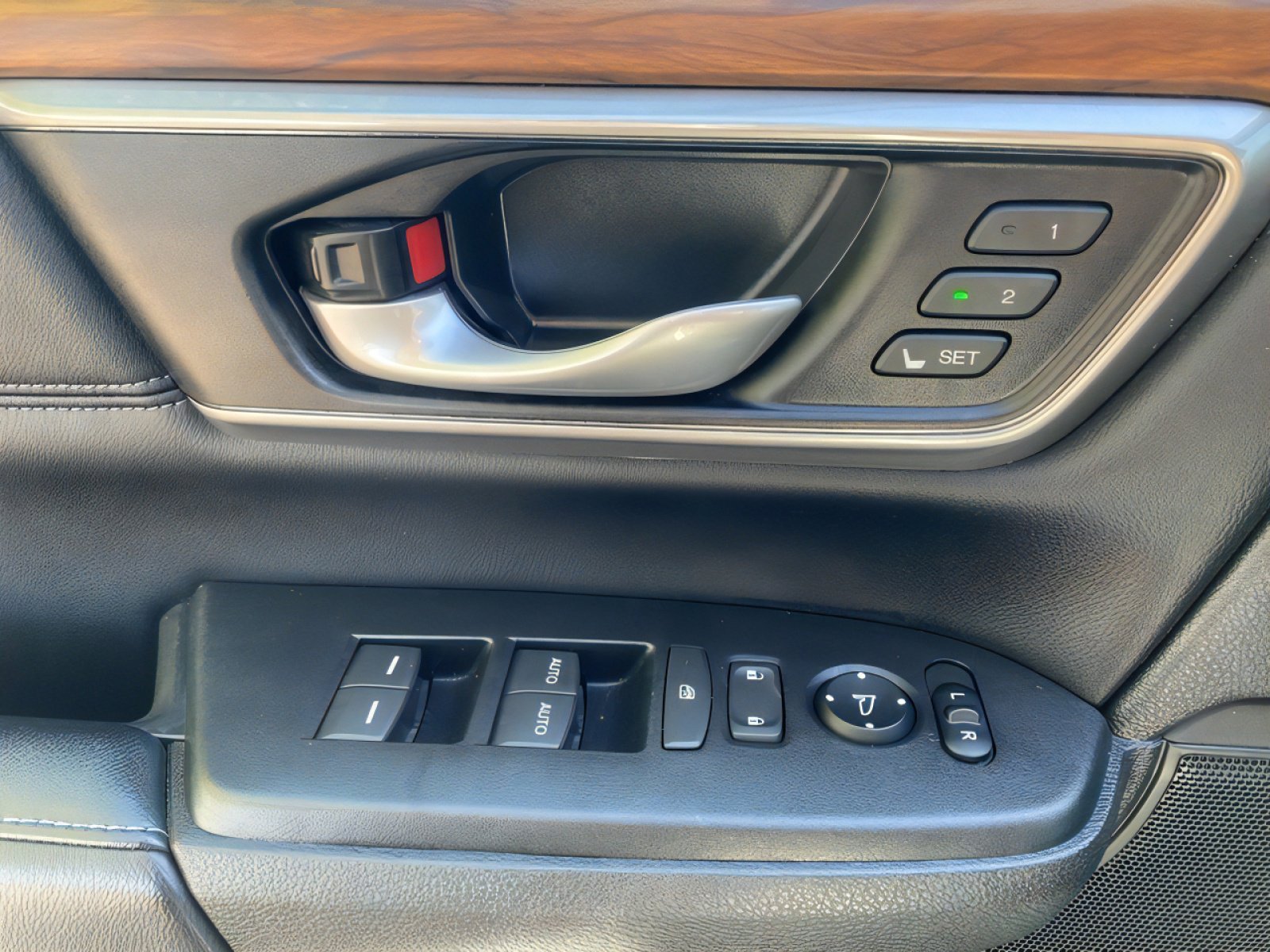 Used 2018 Honda CR-V Touring image 23