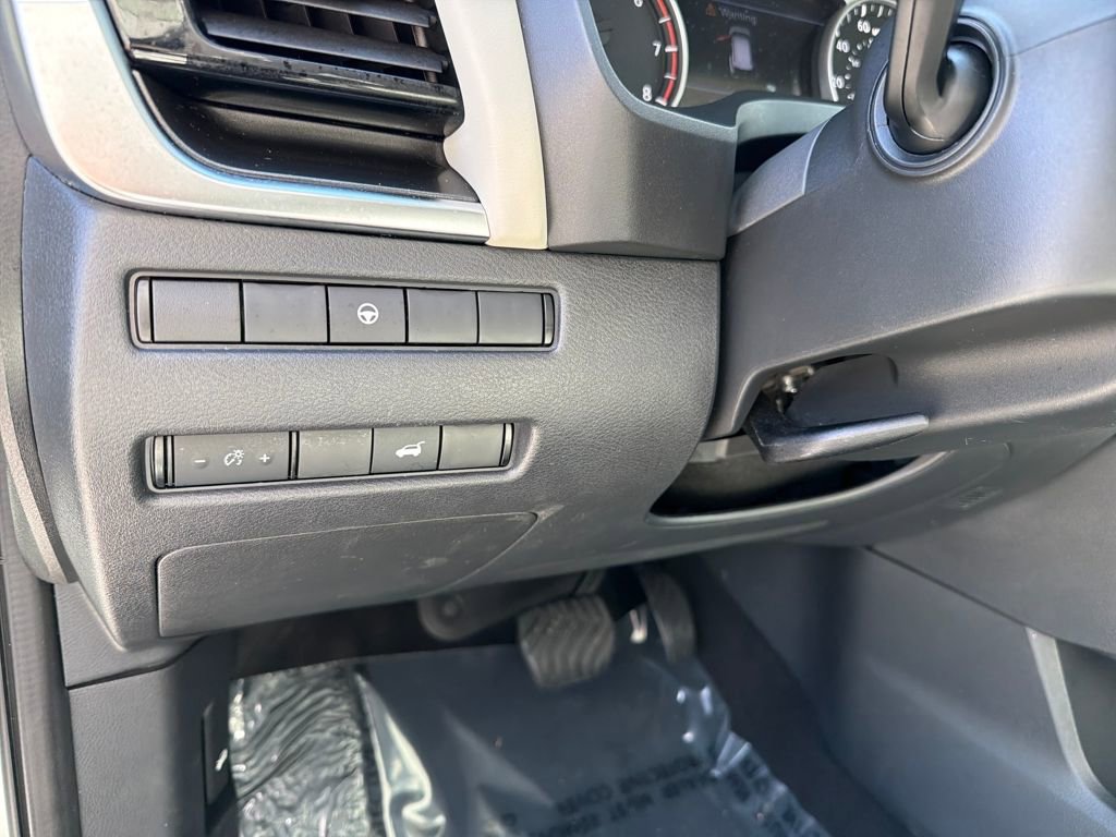 Certified 2021 Nissan Rogue SV w/ Premium Package FWD image 20