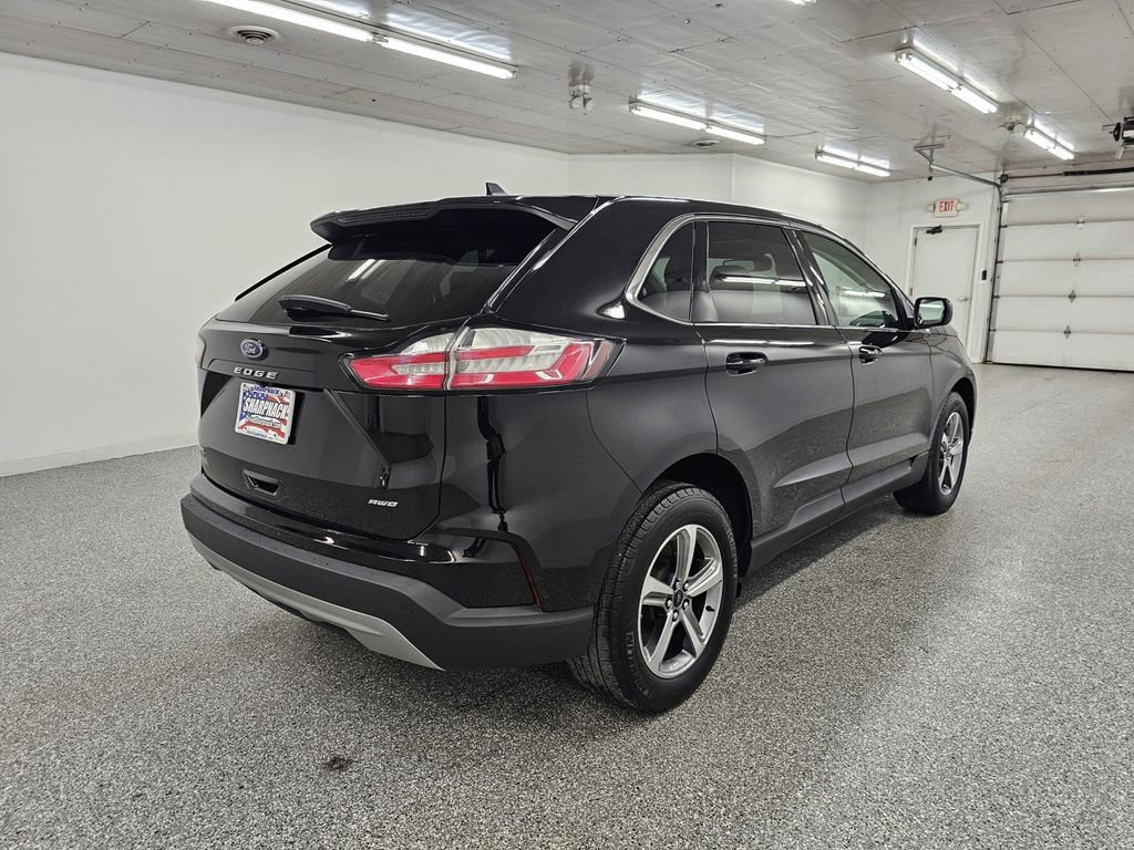 Used 2024 Ford Edge SEL w/ Convenience Package AWD/4WD image 4