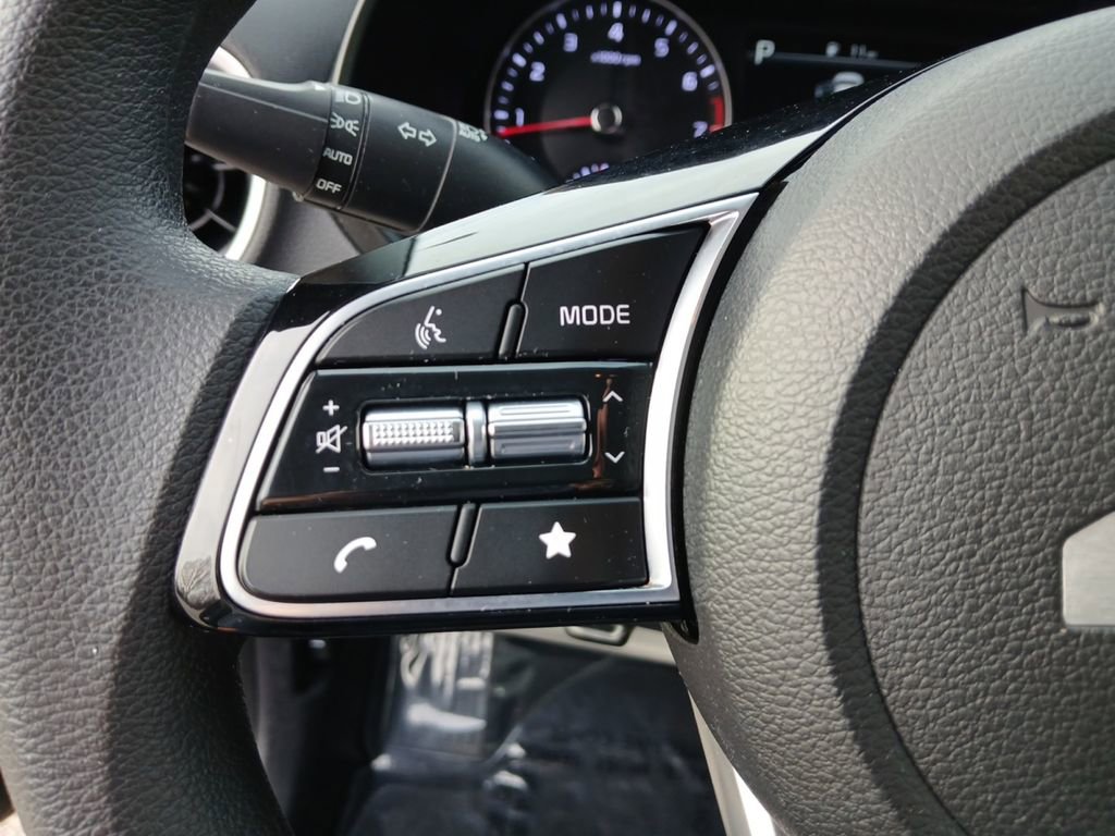 Used 2023 Kia Forte LXS image 19
