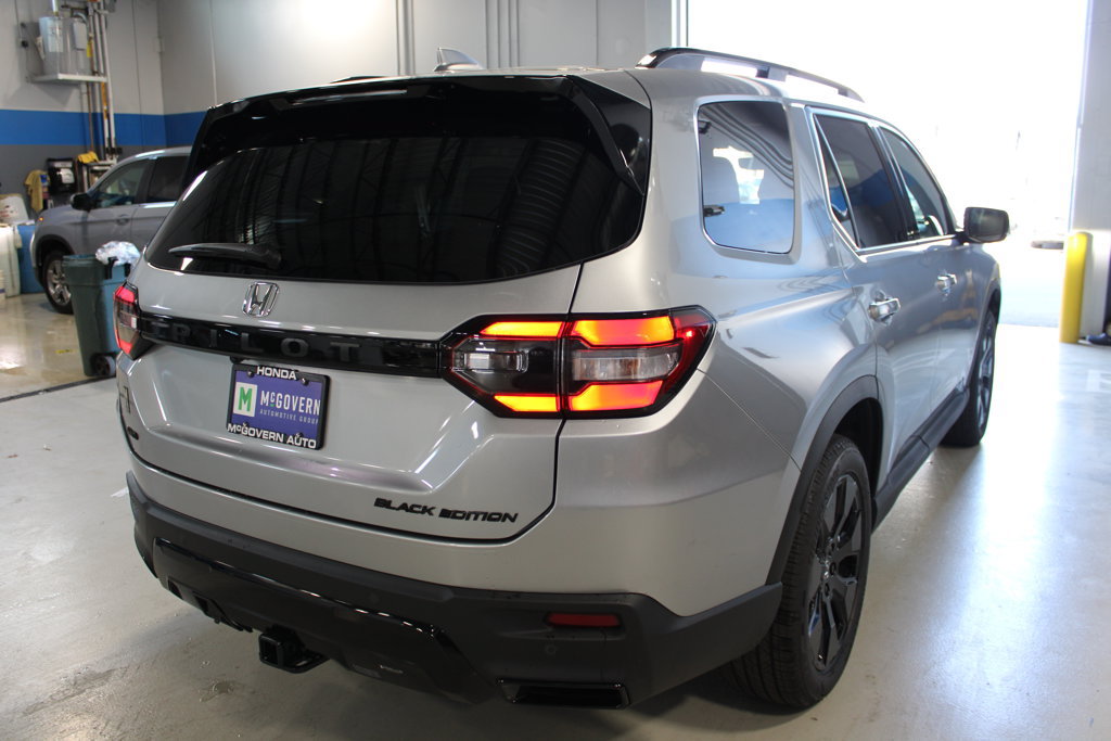 New 2026 Honda Pilot Black Edition image 10
