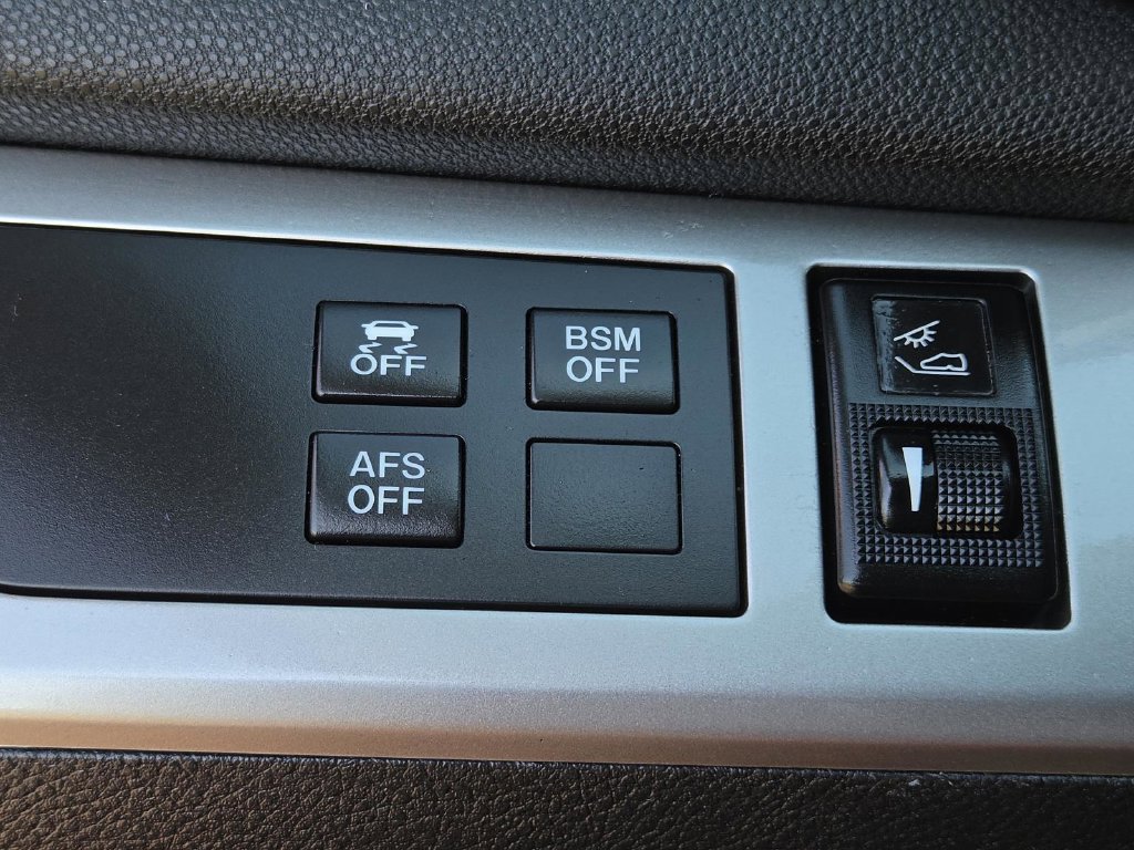 Used 2013 MAZDA MAZDA3 i Grand Touring w/ Tech Pkg FWD image 17