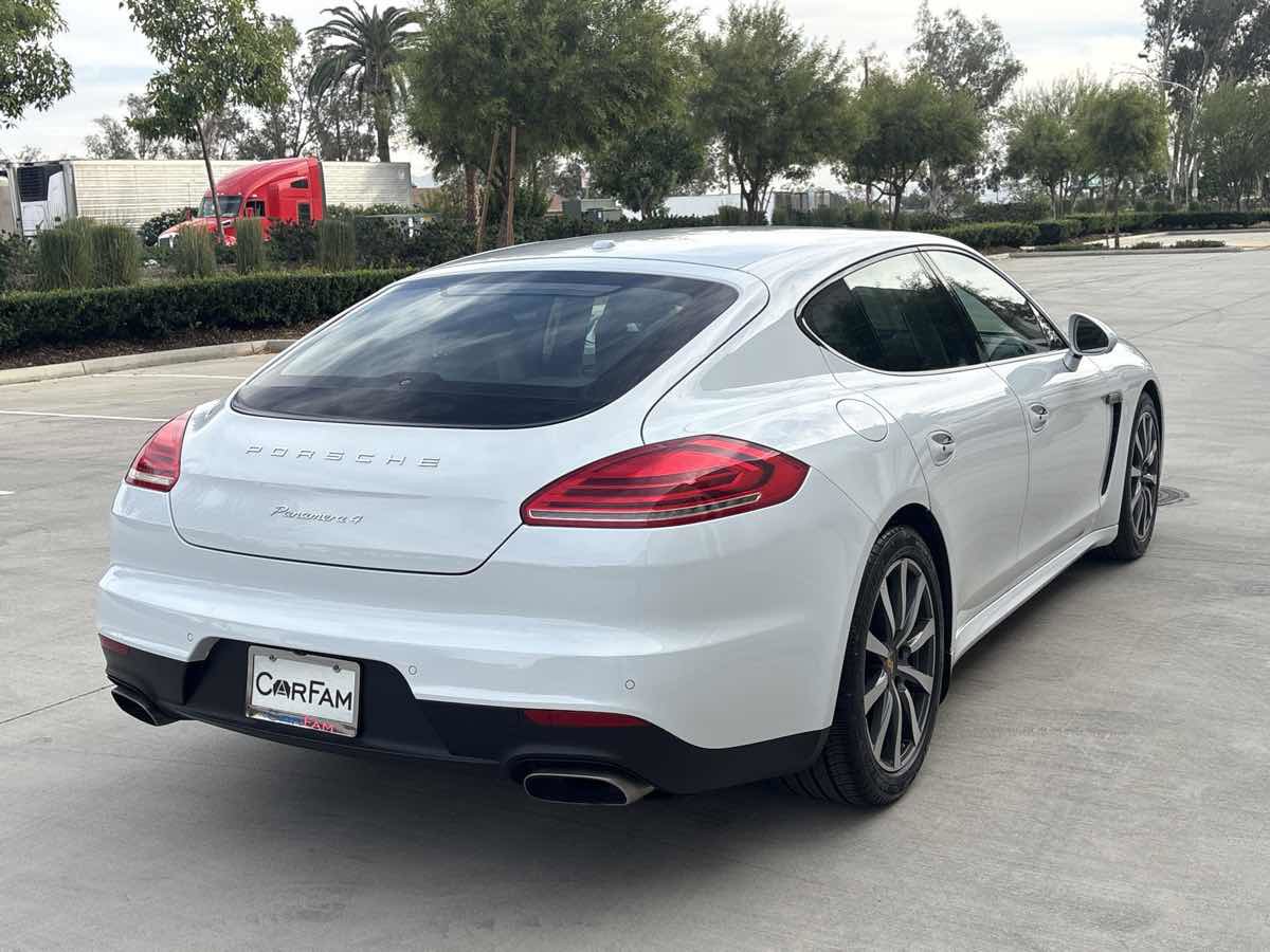 Used 2016 Porsche Panamera 4 Edition image 5