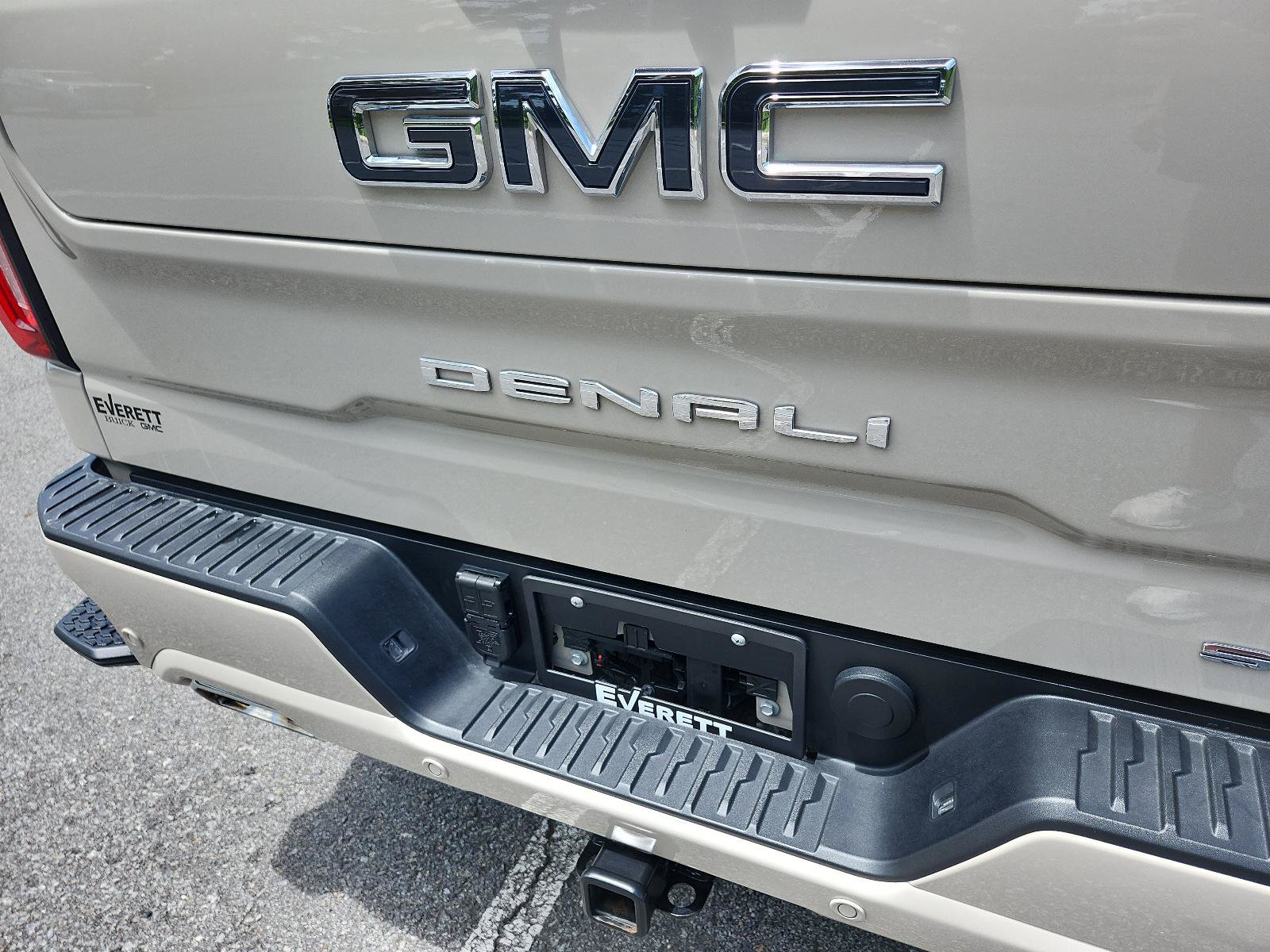Certified 2026 GMC Sierra 1500 Denali Ultimate AWD/4WD image 4