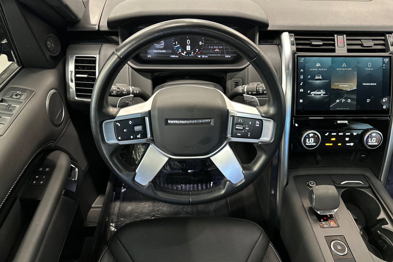 Used 2023 Land Rover Discovery S R-Dynamic image 28