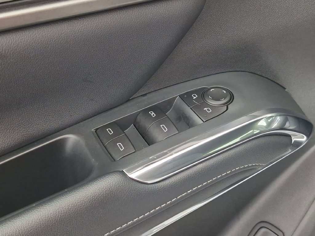 Certified 2026 Chevrolet Traverse LT FWD image 15