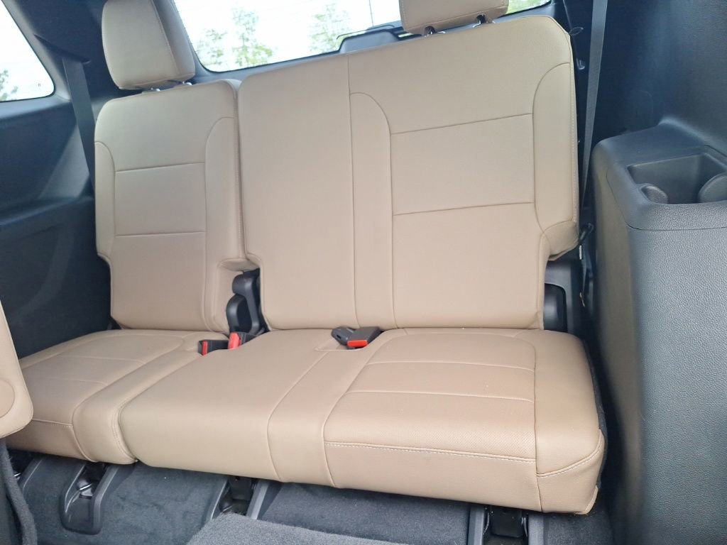 Used 2023 Chevrolet Traverse Premier image 21