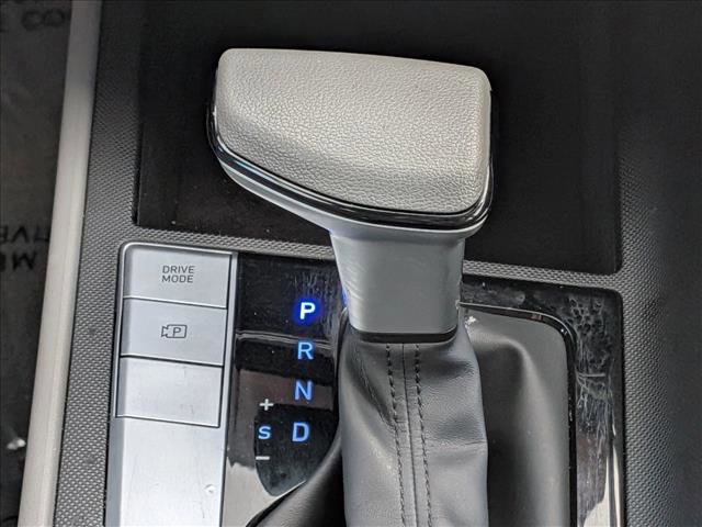 Used 2024 Hyundai Elantra SEL FWD image 12