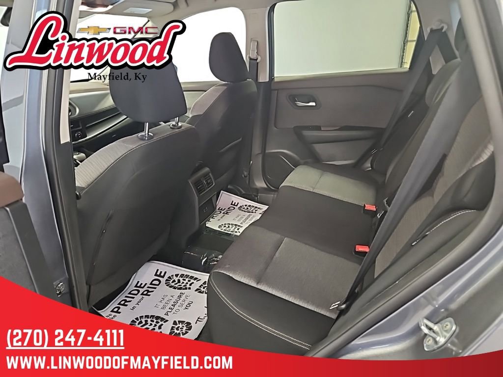 Used 2023 Nissan Rogue SV image 11