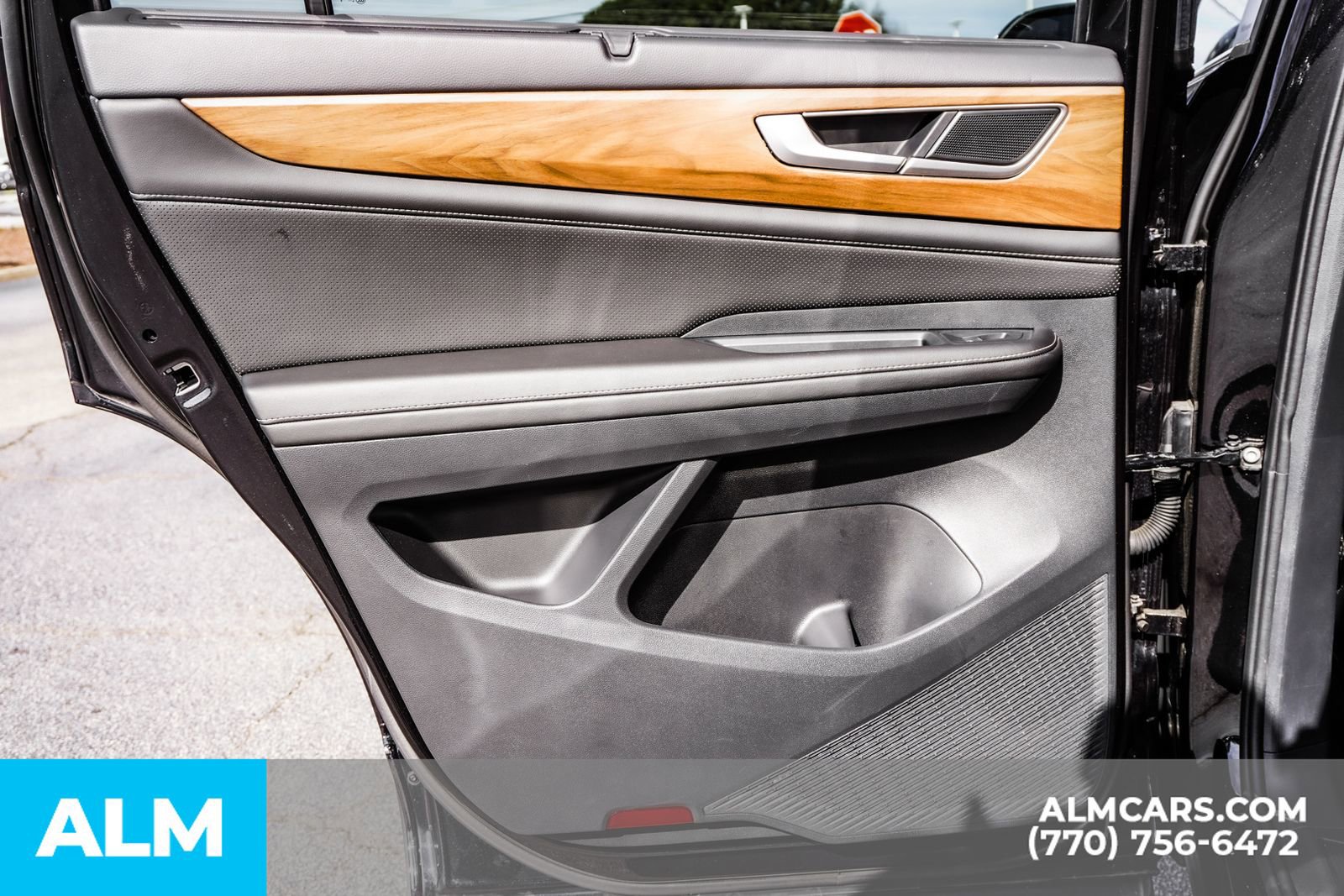 Used 2025 Volkswagen Atlas SE image 57