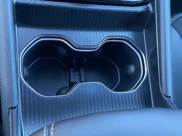 New 2025 Jeep Grand Cherokee Altitude AWD/4WD image 24