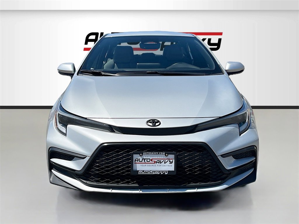 Used 2023 Toyota Corolla SE image 2
