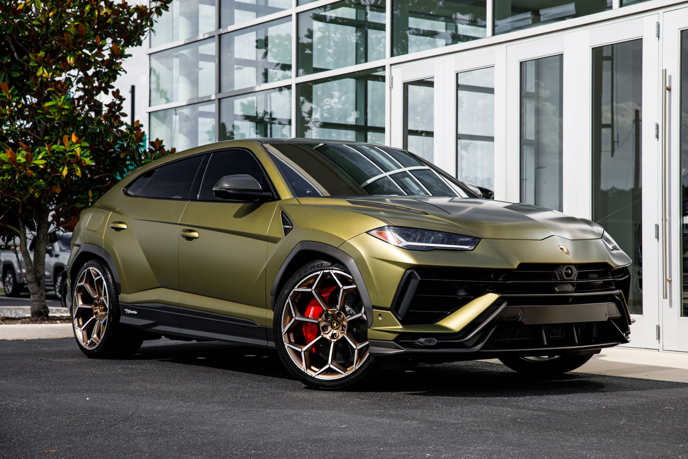 Used 2024 Lamborghini Urus Performante AWD/4WD image 38