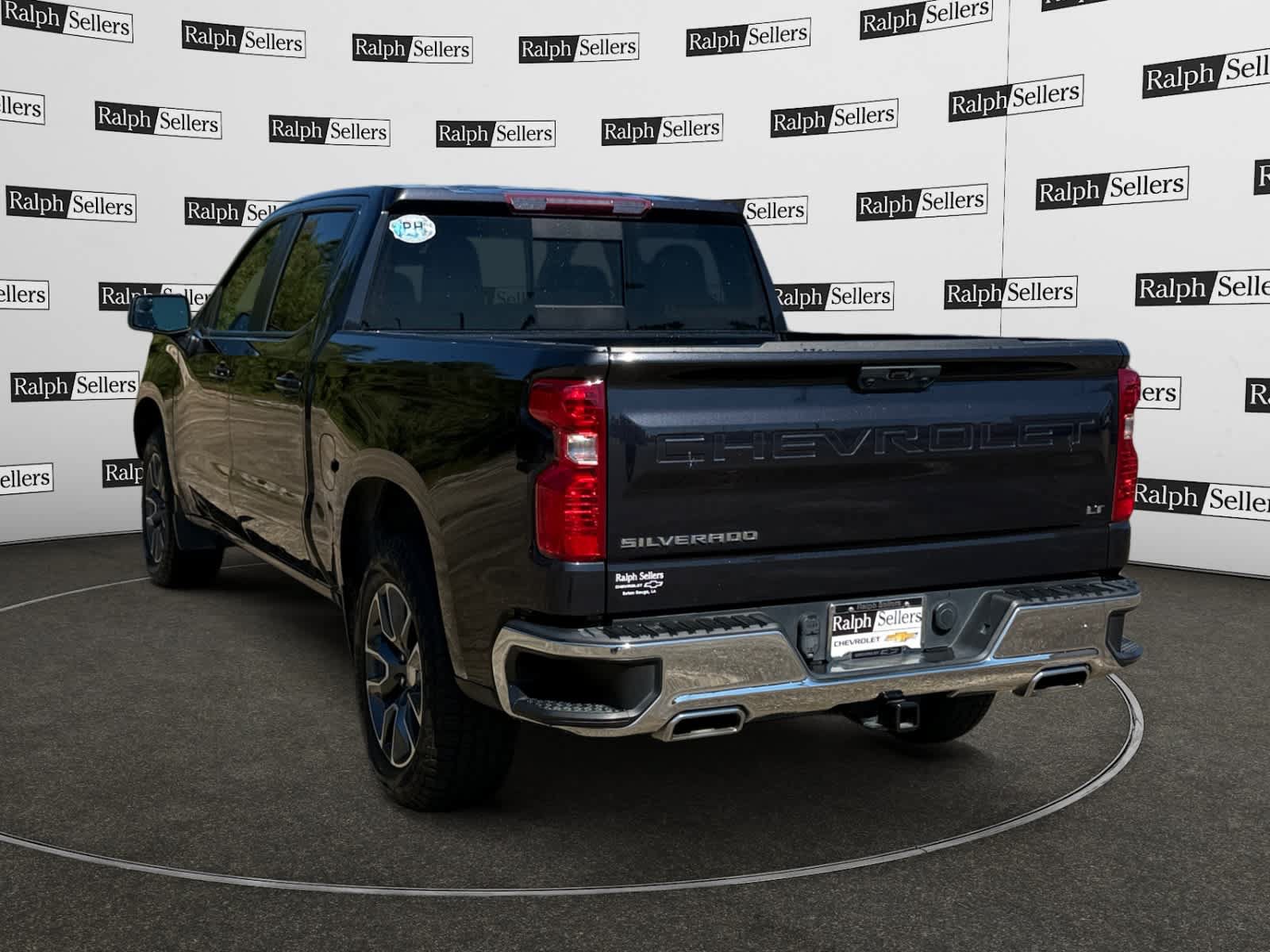 Used 2024 Chevrolet Silverado 1500 LT AWD/4WD image 4