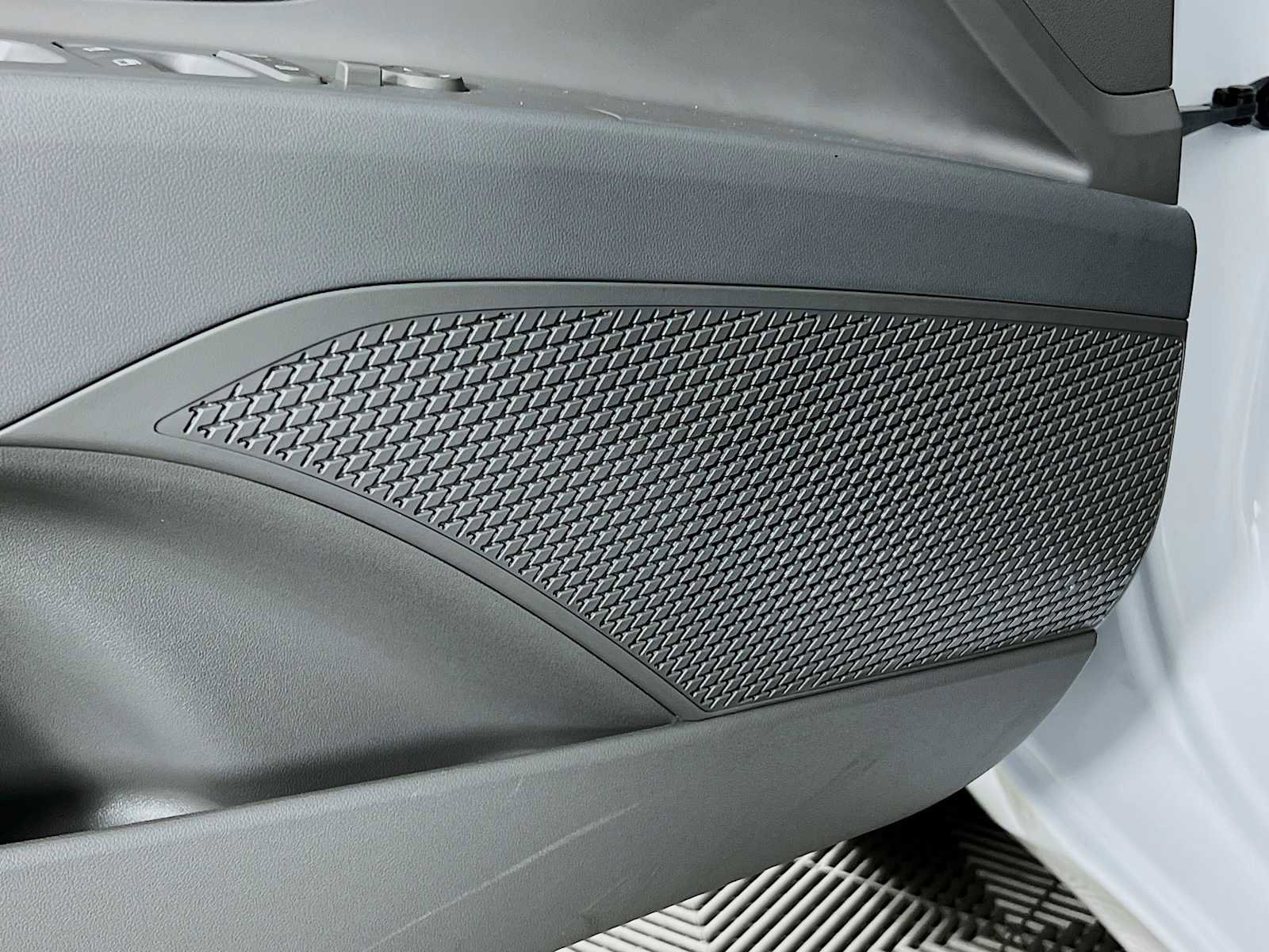 Certified 2025 Hyundai Elantra Sport image 22