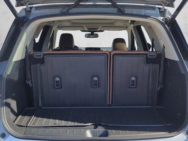 Used 2022 Nissan Pathfinder Platinum w/ Cargo Package image 6