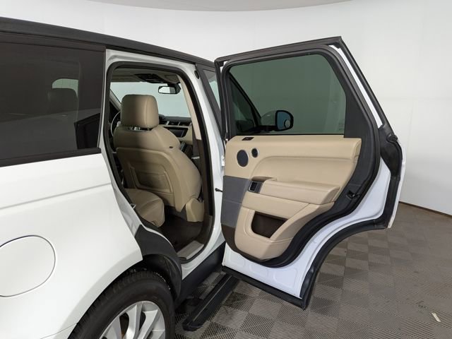 Used 2015 Land Rover Range Rover Sport HSE image 33