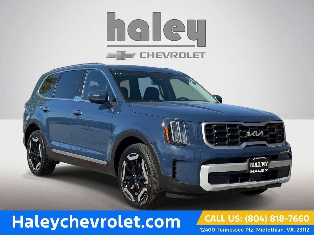 Used 2023 Kia Telluride S w/ S Sunroof Package