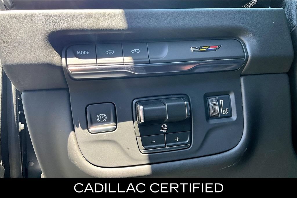 Used 2026 Cadillac Escalade ESV V AWD/4WD image 34