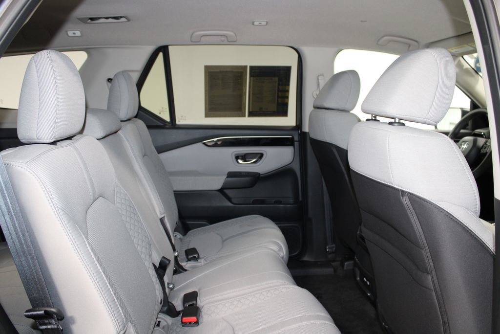 Used 2023 Honda Pilot LX image 28