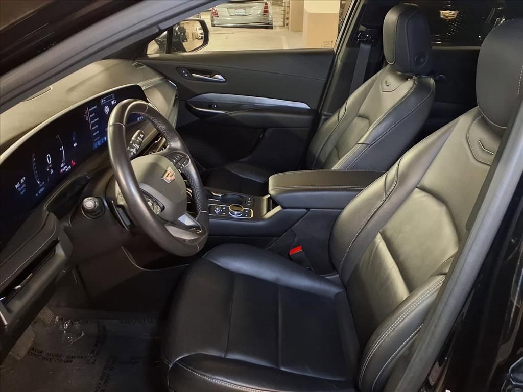 Used 2024 Cadillac XT4 Premium Luxury image 13