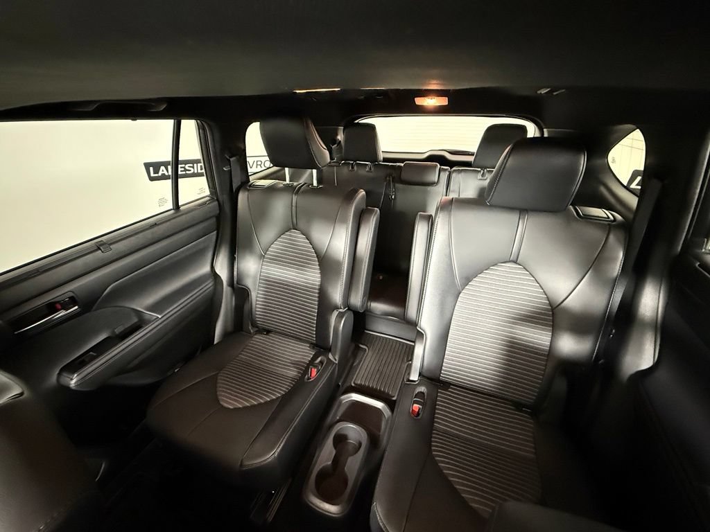 Used 2021 Toyota Highlander XSE AWD/4WD image 35