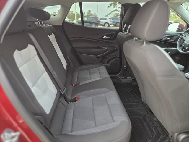 Used 2025 Chevrolet Trax LS w/ LS Convenience Package image 17