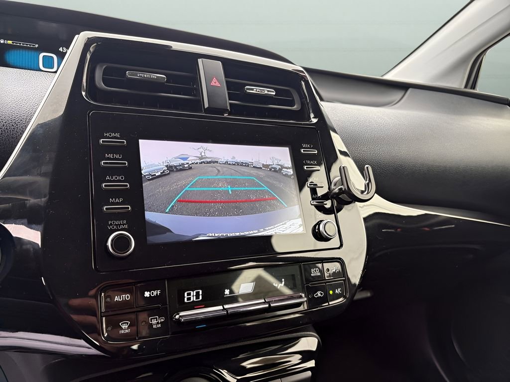 Used 2020 Toyota Prius LE image 27